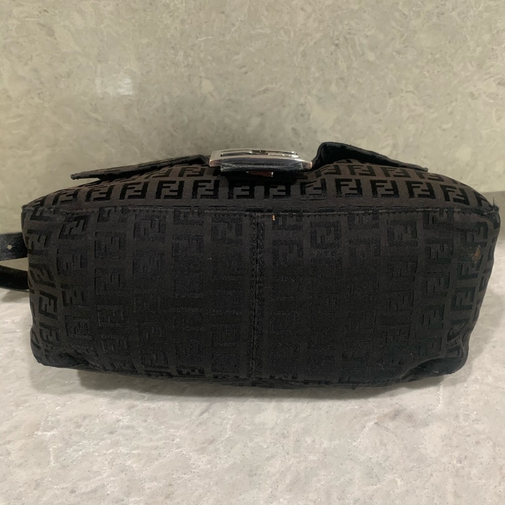 Fendi Vintage Shoulder Bag - Picture 2 of 8